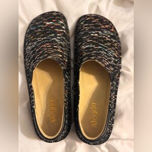 Multicolored Algeria - size 42 (11 US)